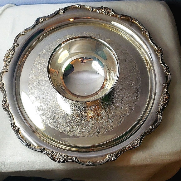 WM. Rogers Silverplate Relish Chip n Dip Tray Stunning! - Picture 1 of 5